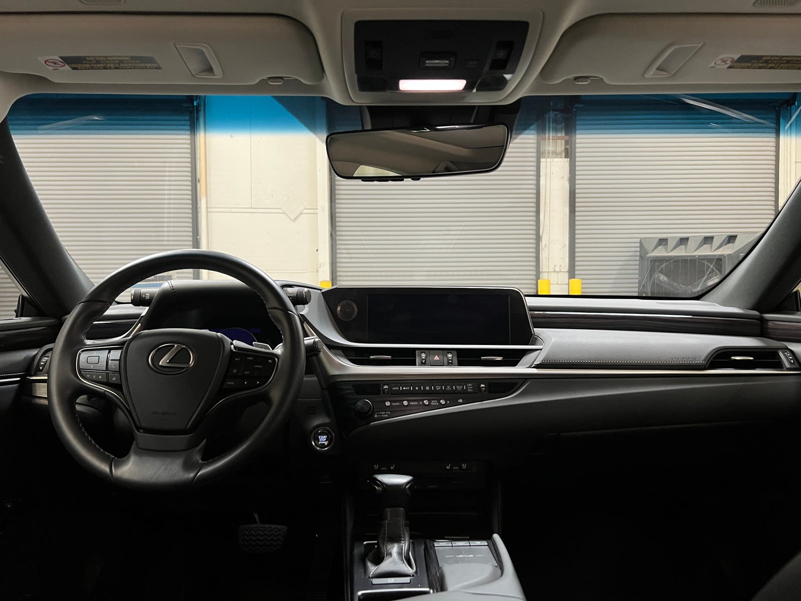 Thumbnail: 2020 Lexus ES - 2