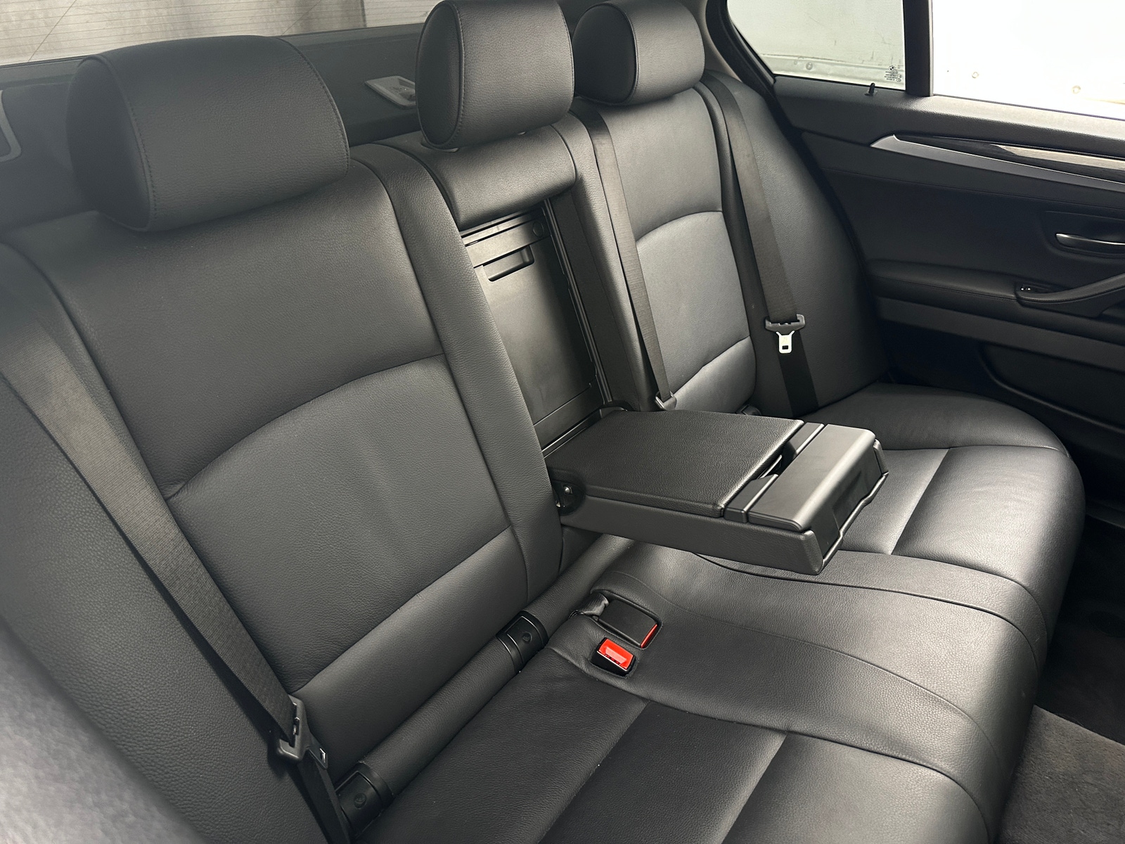 Thumbnail: 2015 BMW 5 Series - 5