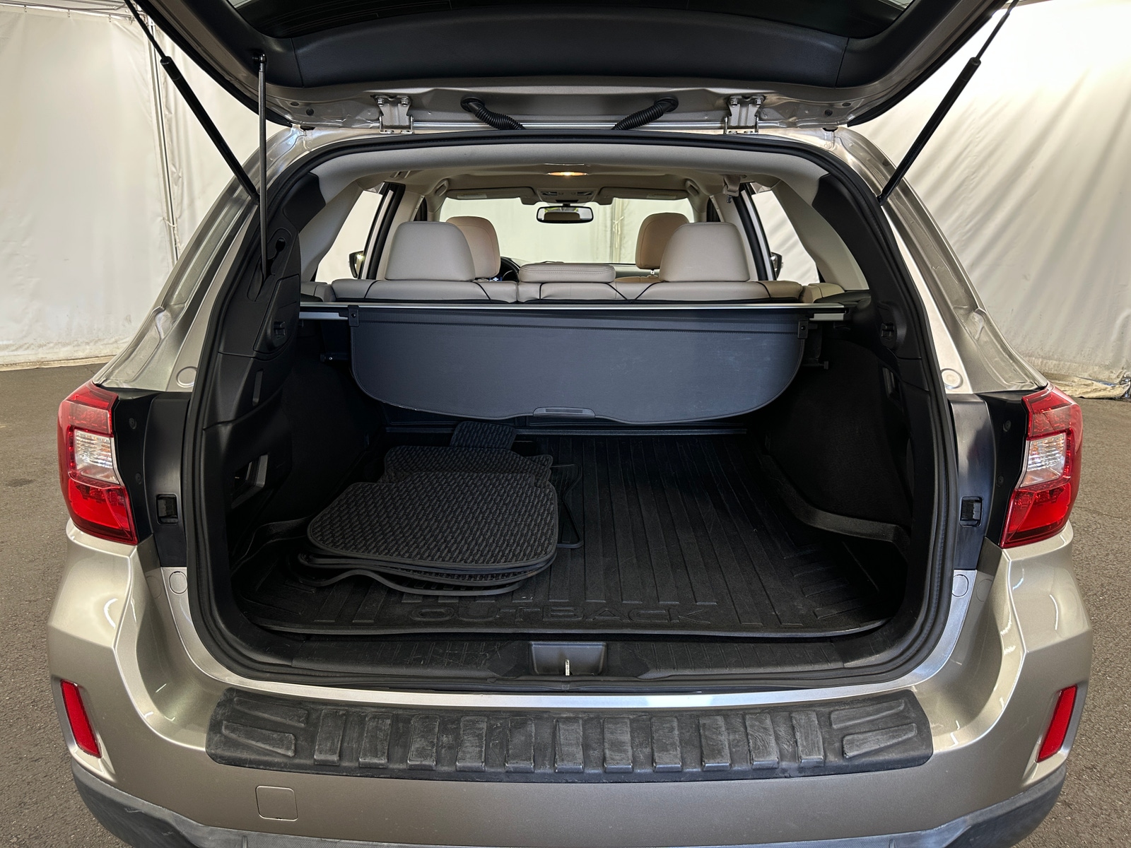 Thumbnail: 2015 Subaru Outback - 6
