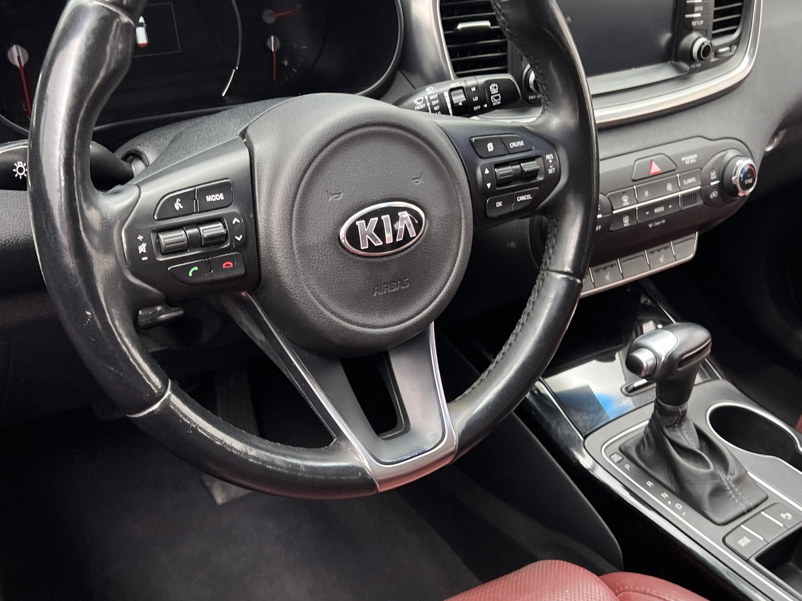 Thumbnail: 2017 Kia Sorento - 4