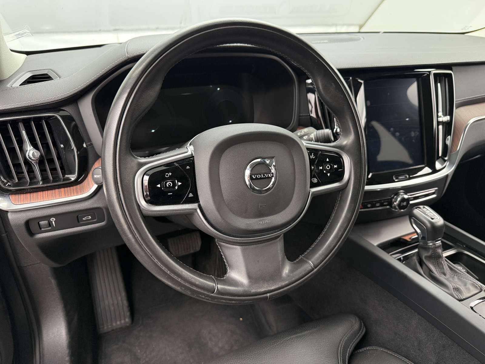 Thumbnail: 2020 Volvo V60 - 4