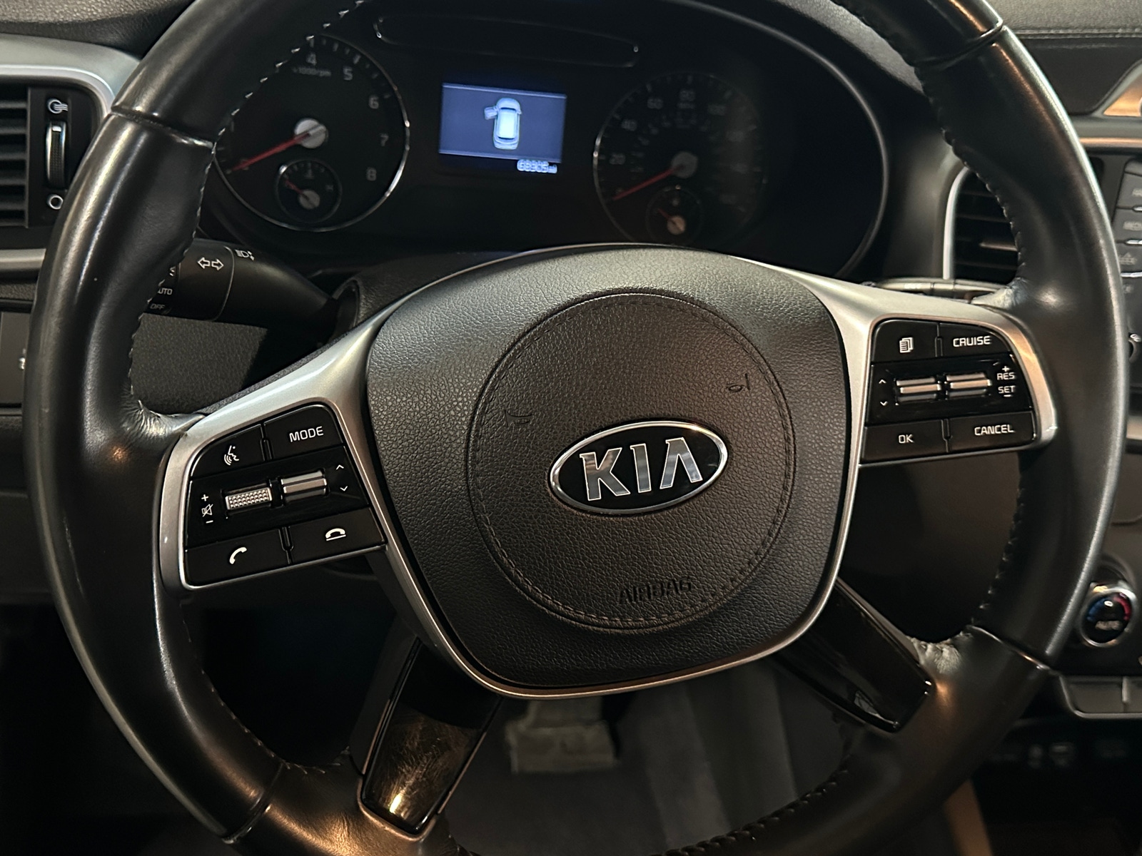 Thumbnail: 2019 Kia Sorento - 5