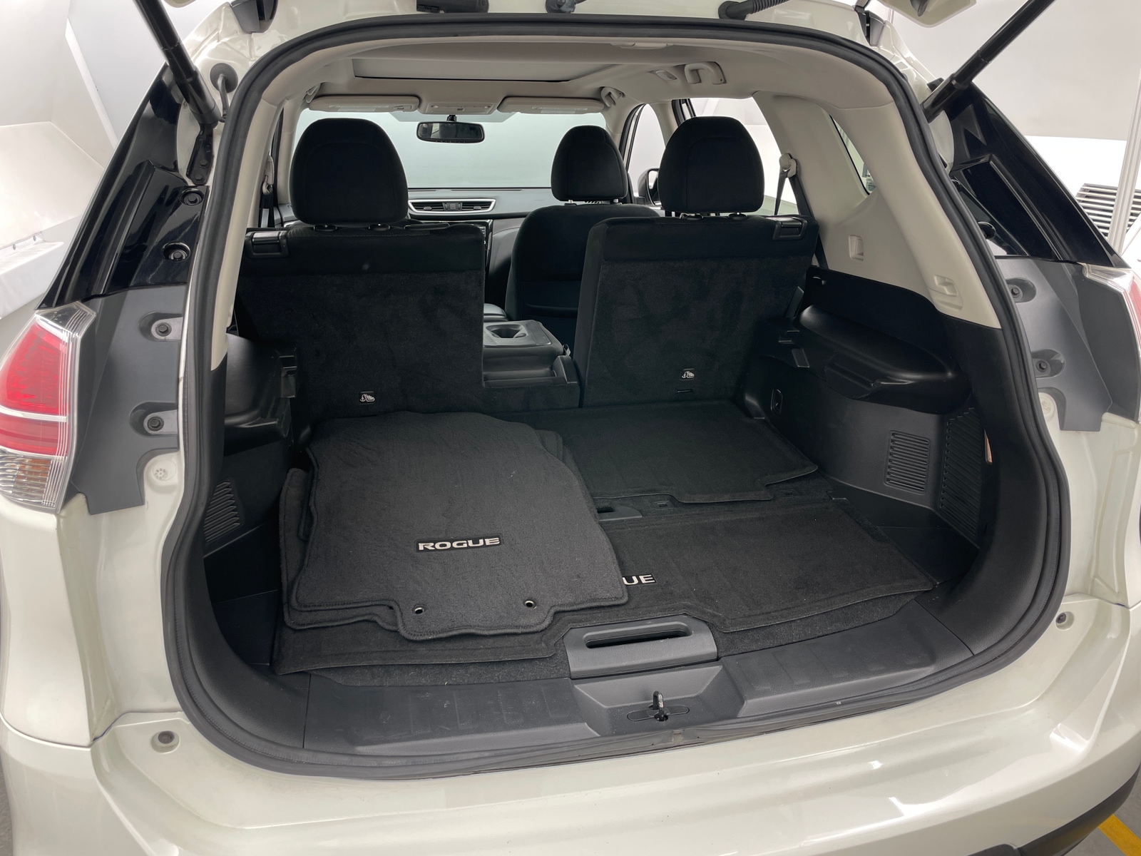 Thumbnail: 2015 Nissan Rogue - 7