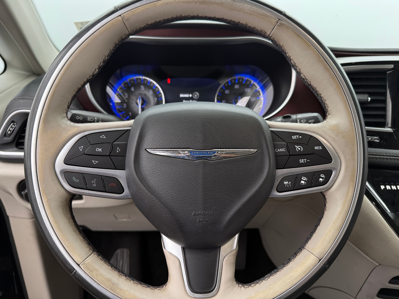 Thumbnail: 2017 Chrysler Pacifica - 4