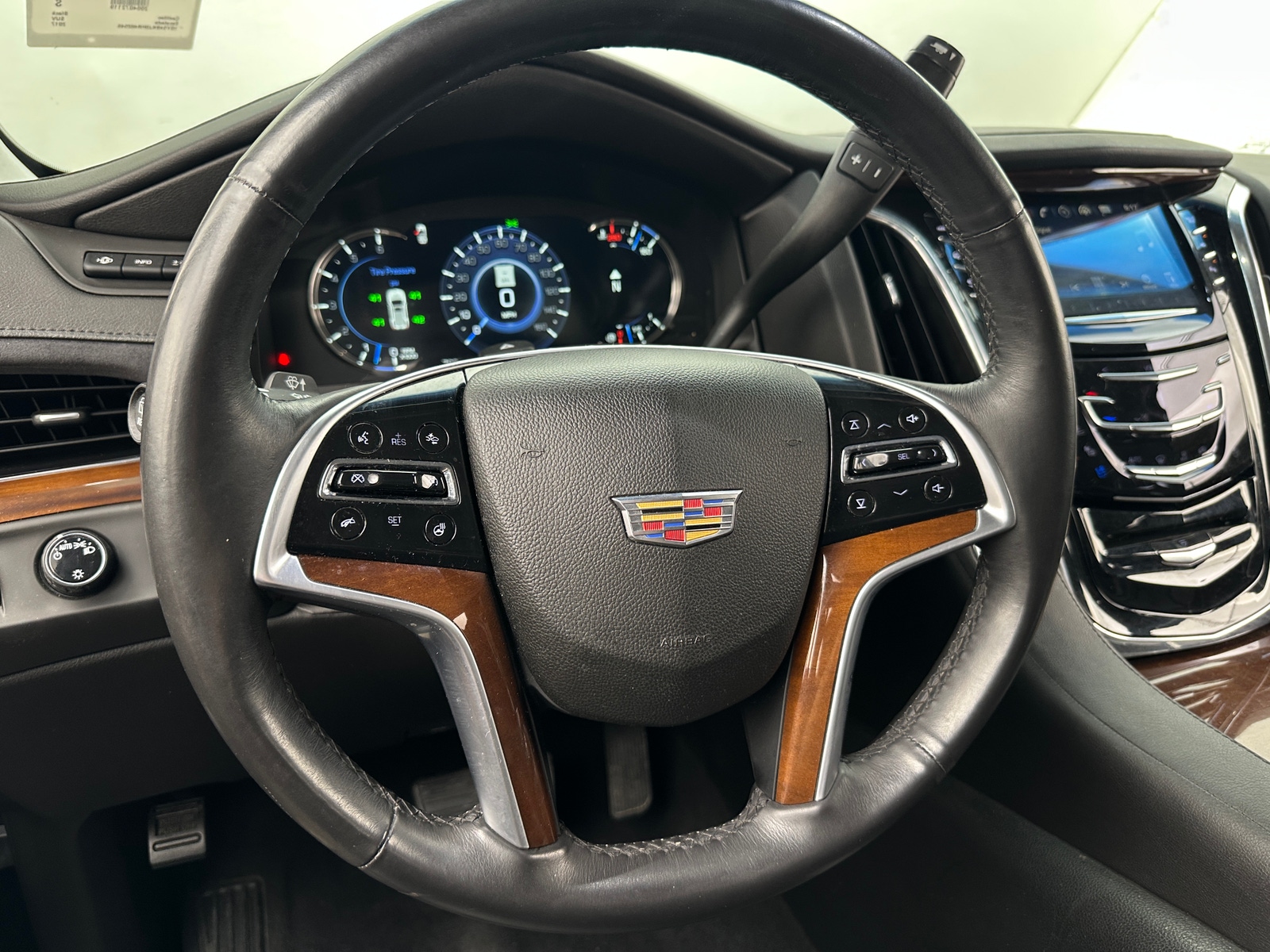 Thumbnail: 2017 Cadillac Escalade - 4