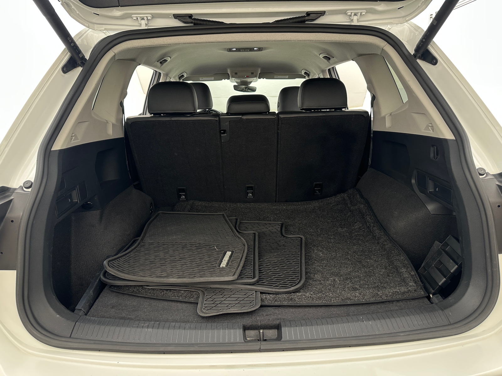 Thumbnail: 2024 Volkswagen Tiguan - 6