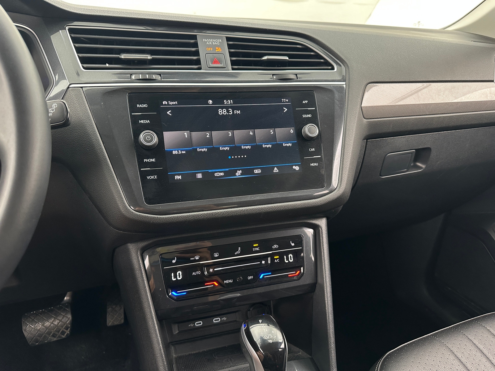 Thumbnail: 2024 Volkswagen Tiguan - 3