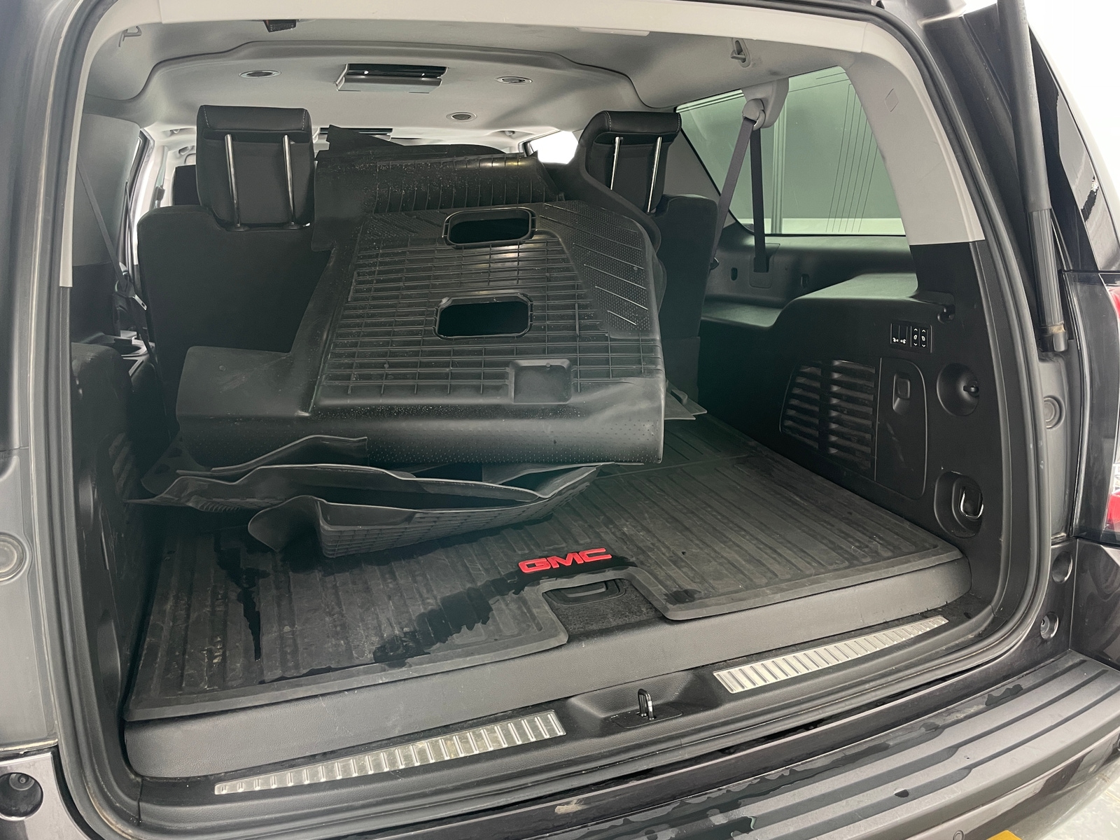 Thumbnail: 2017 GMC Yukon XL - 6