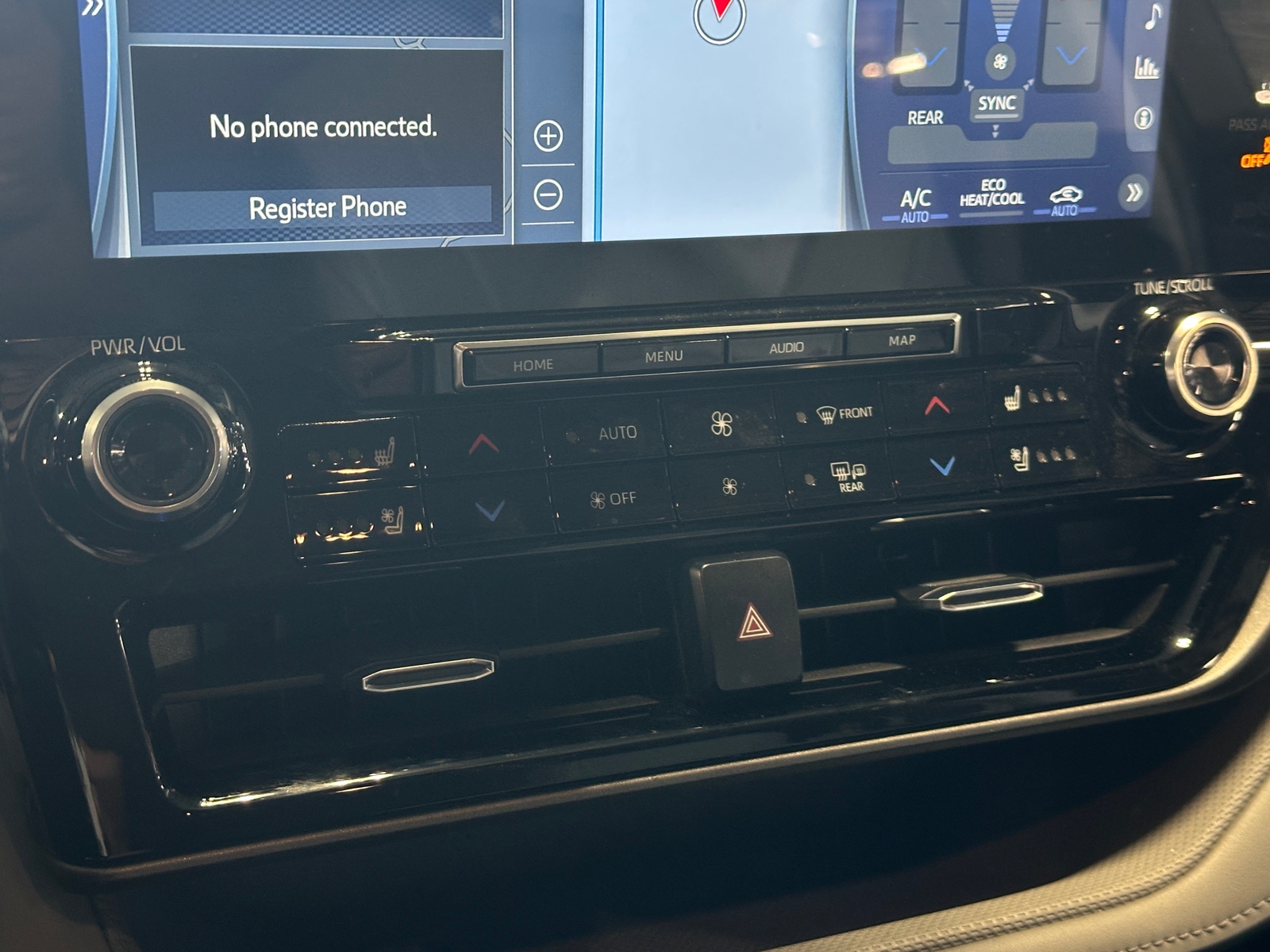 Thumbnail: 2021 Toyota Highlander - 3