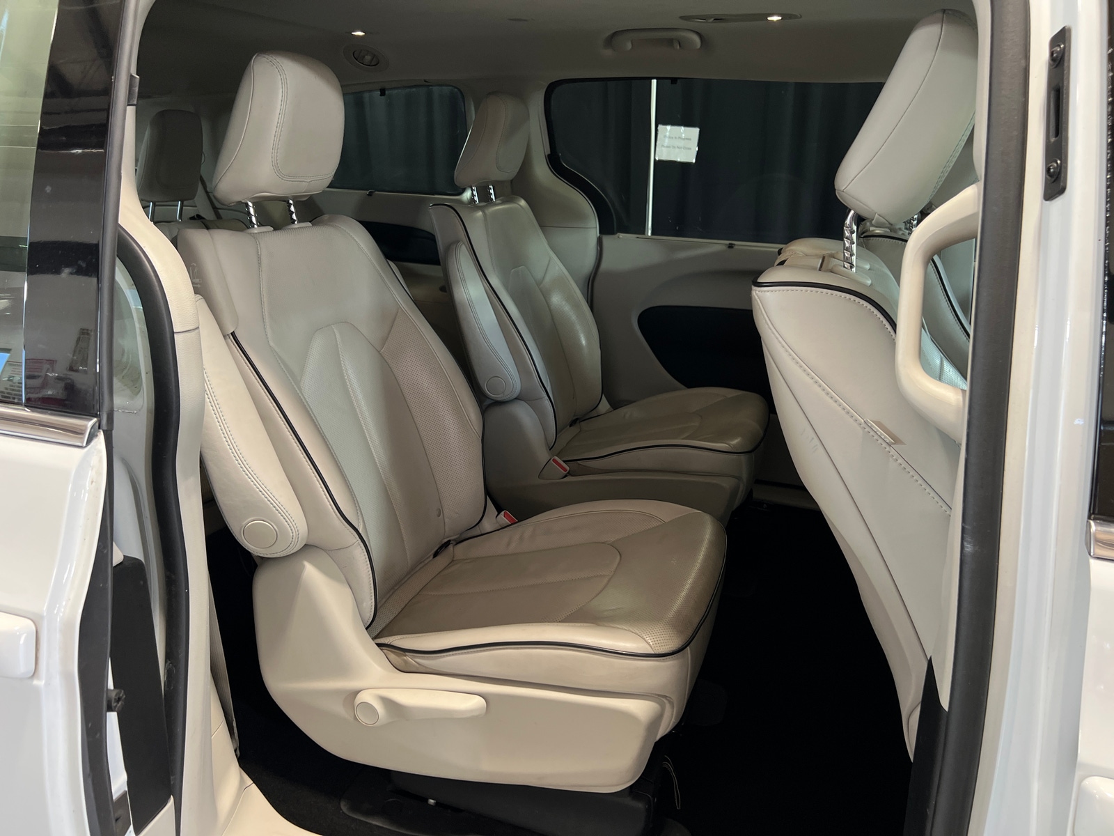 Thumbnail: 2018 Chrysler Pacifica - 5