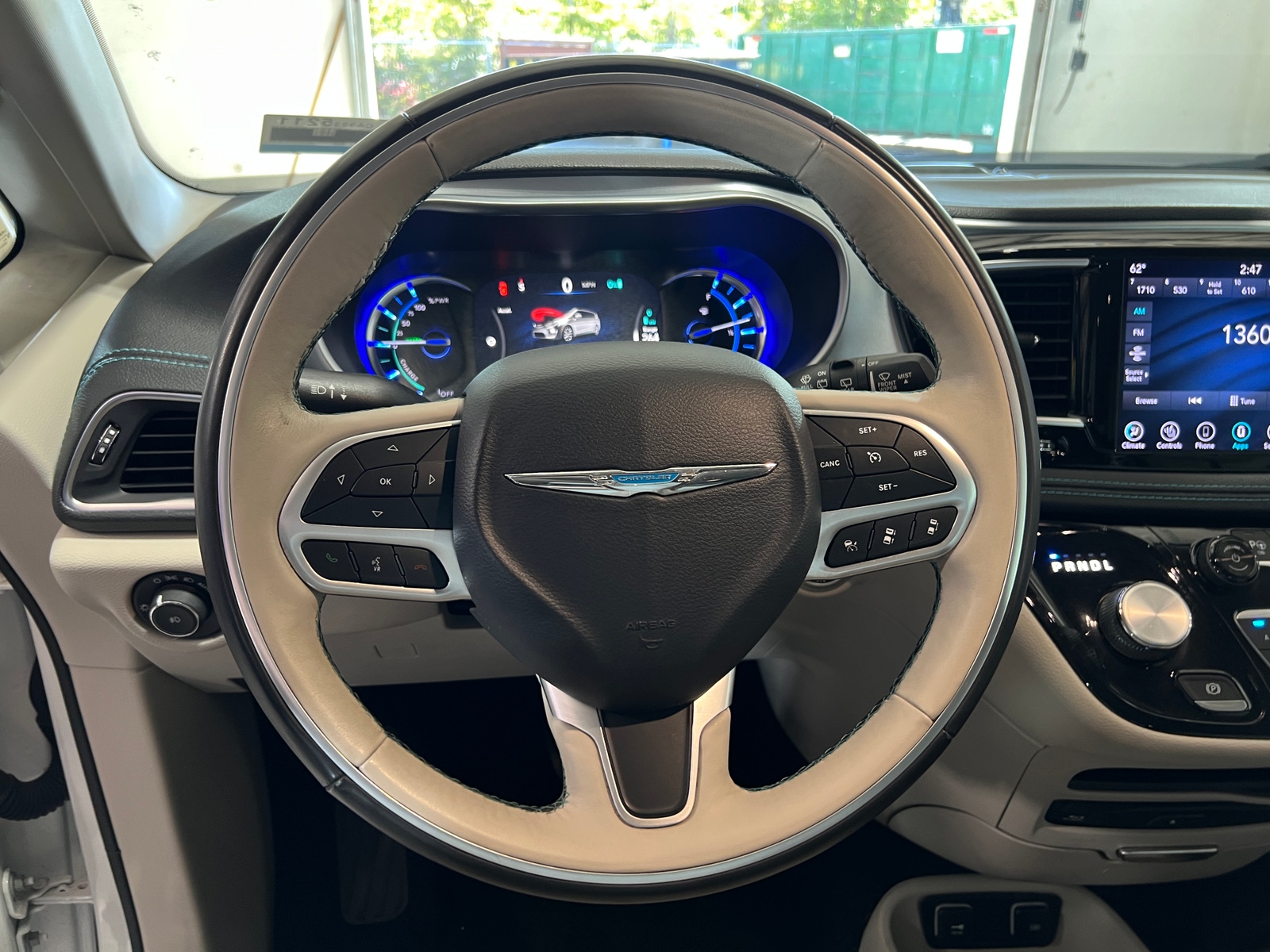 Thumbnail: 2018 Chrysler Pacifica - 4