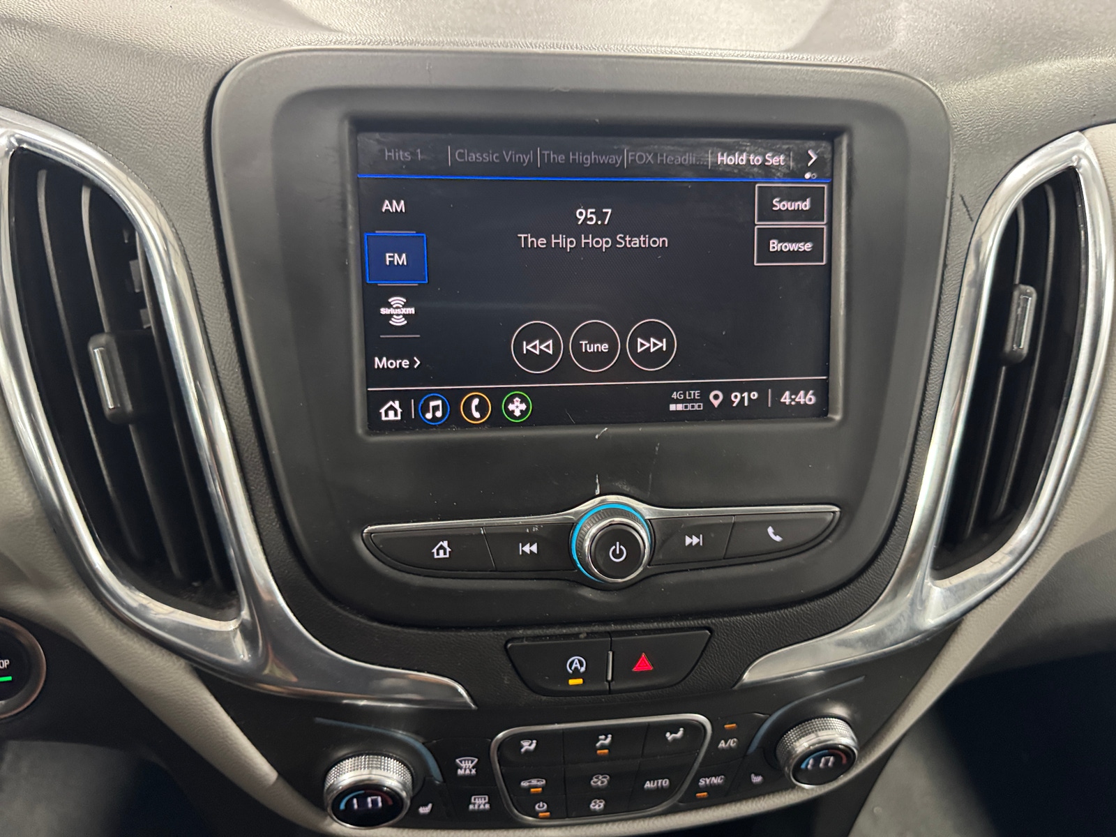 Thumbnail: 2023 Chevrolet Equinox - 4
