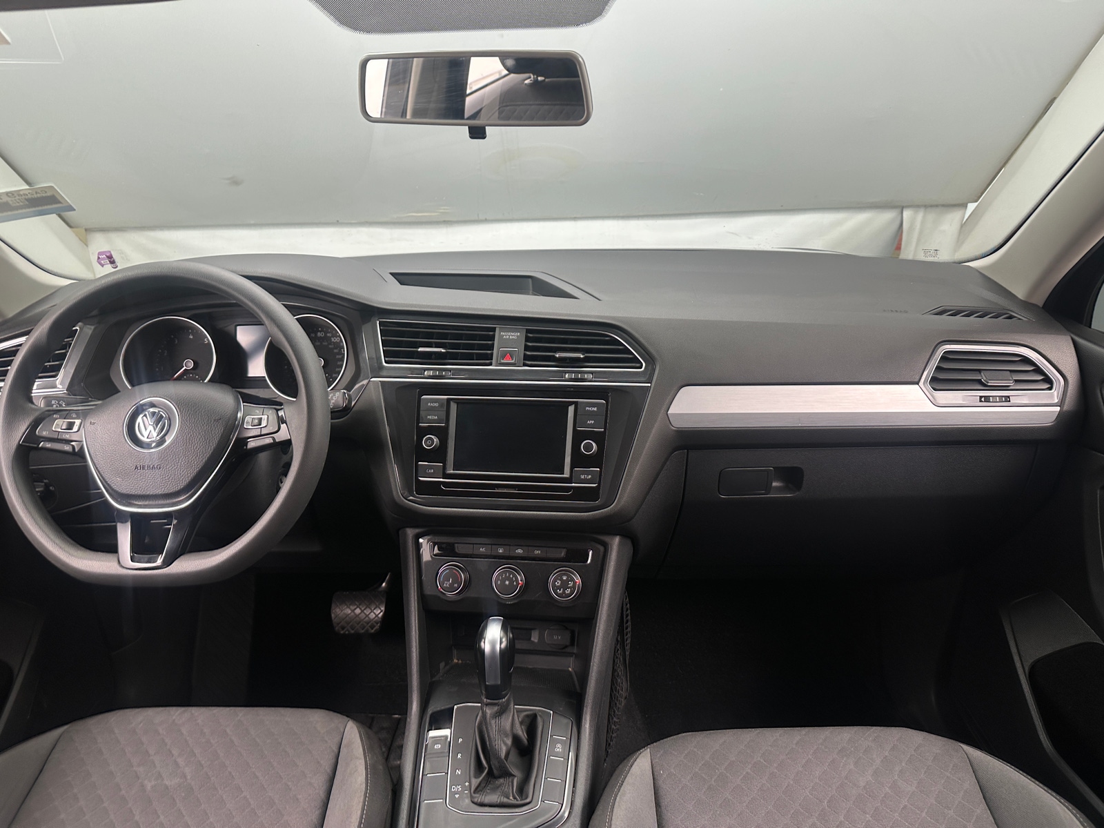 Thumbnail: 2018 Volkswagen Tiguan - 3