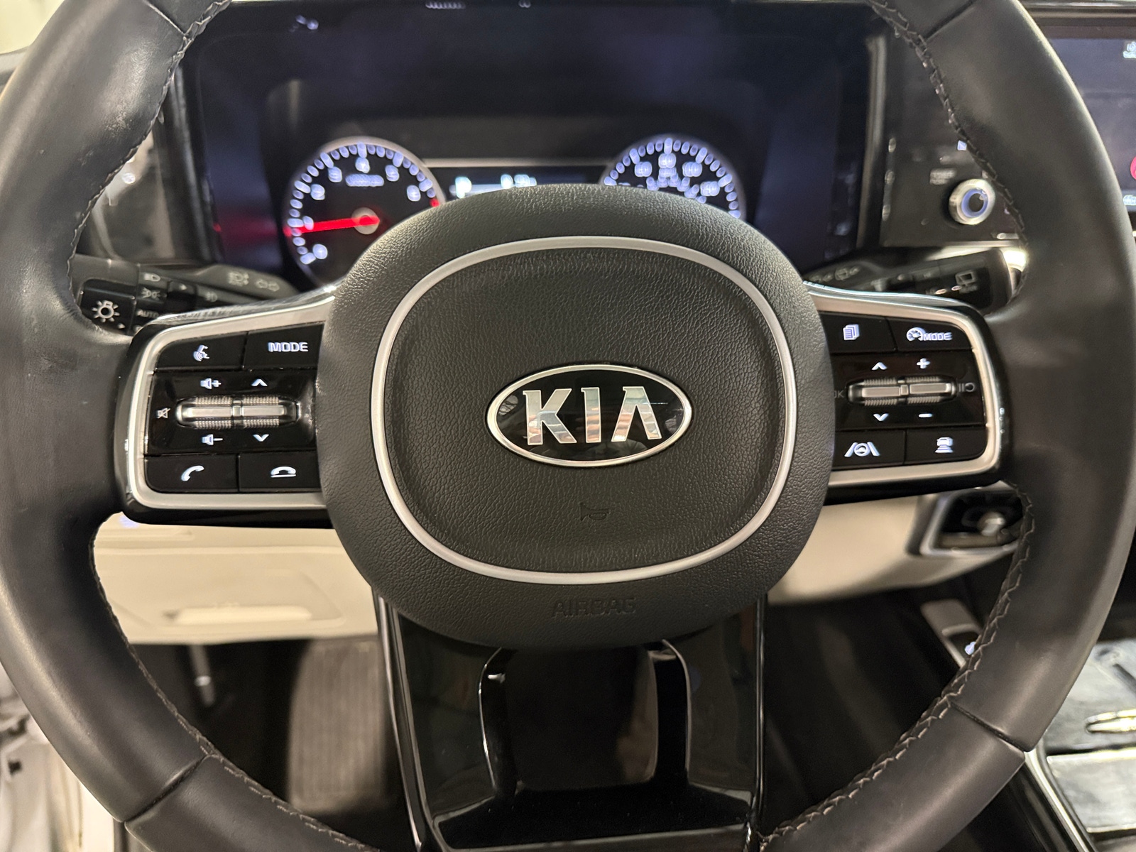 Thumbnail: 2021 Kia Sorento - 4