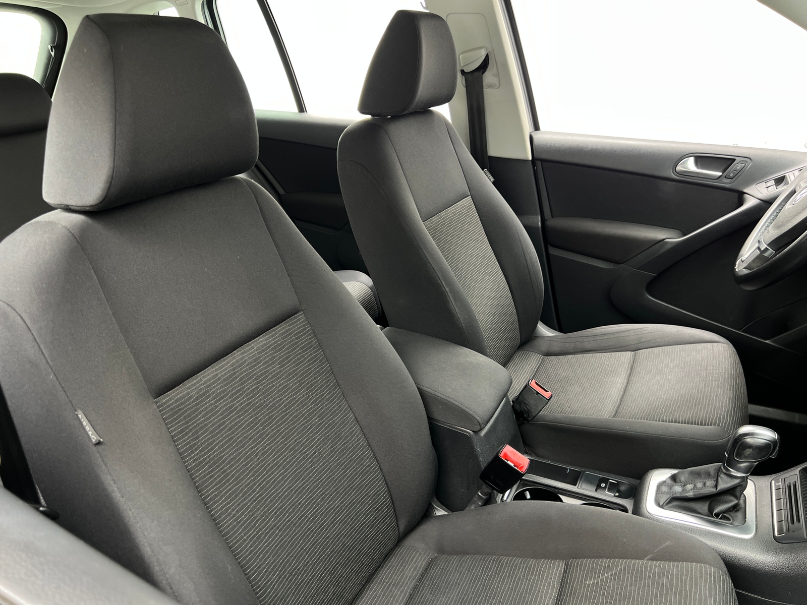 Thumbnail: 2015 Volkswagen Tiguan - 2