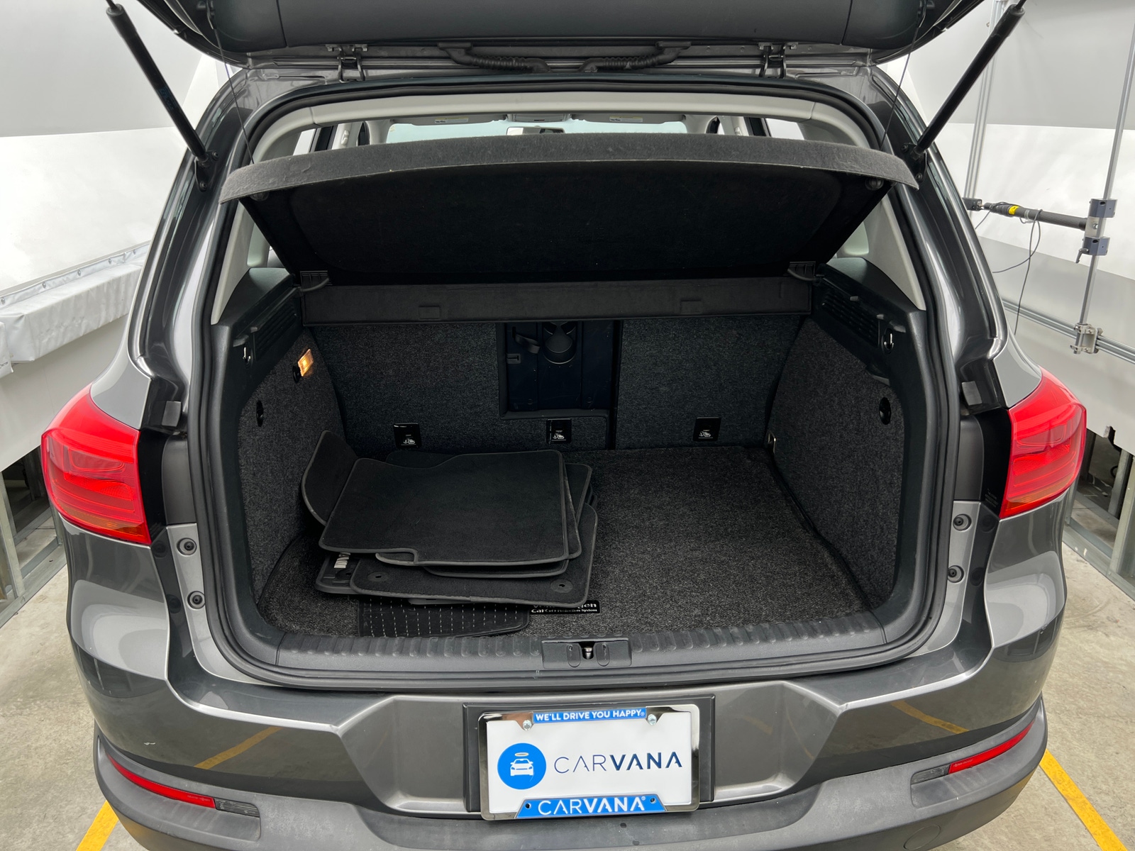 Thumbnail: 2015 Volkswagen Tiguan - 7