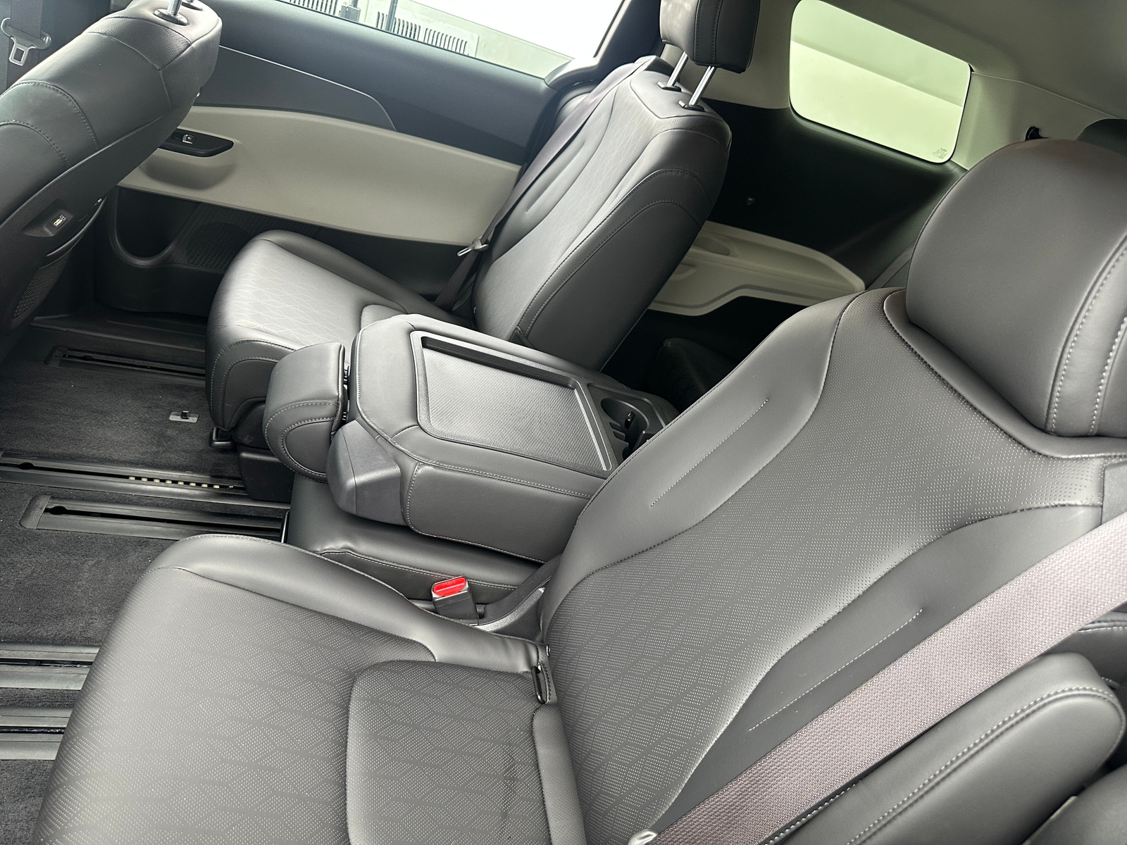 Thumbnail: 2023 Kia Carnival - 5