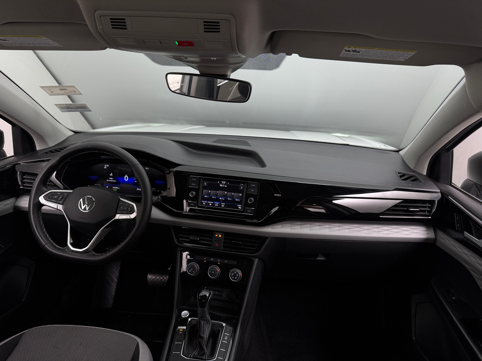 Thumbnail: 2023 Volkswagen Taos - 3