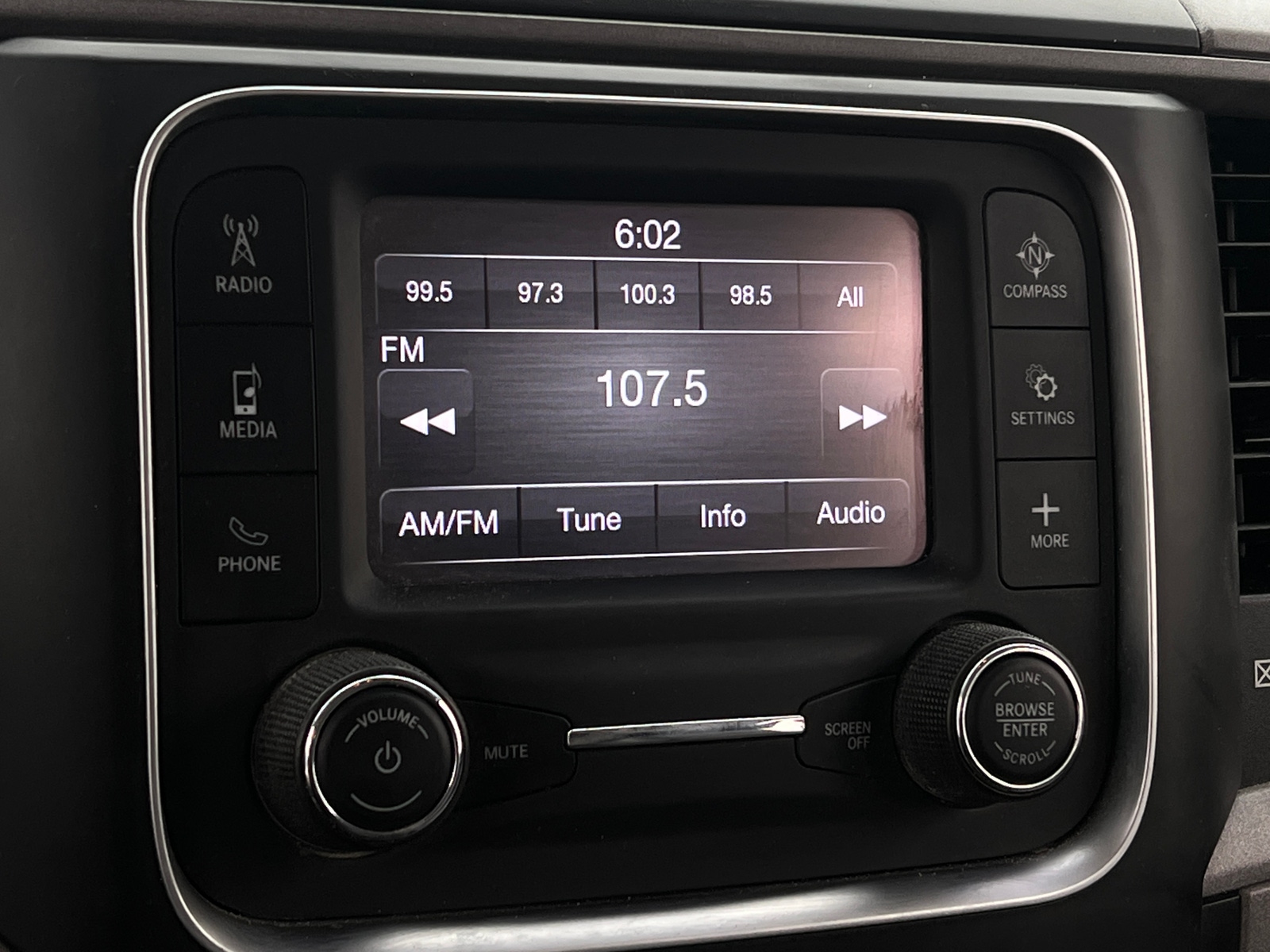 Thumbnail: 2021 RAM 1500 Classic - 4