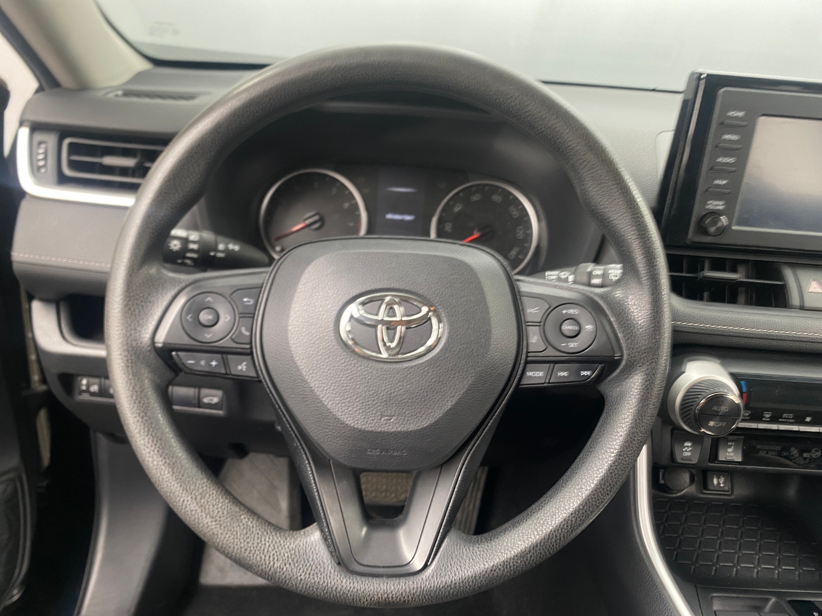 Thumbnail: 2019 Toyota RAV4 - 5