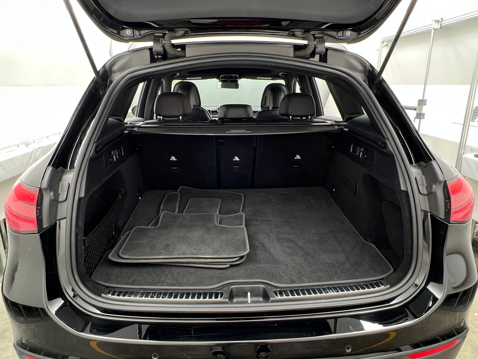 Thumbnail: 2024 Mercedes-Benz GLC - 6