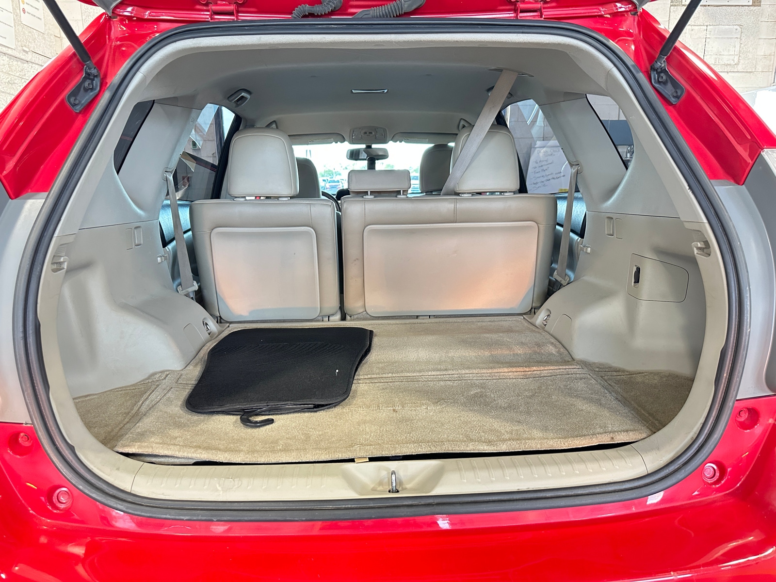 Thumbnail: 2015 Toyota Prius v - 6