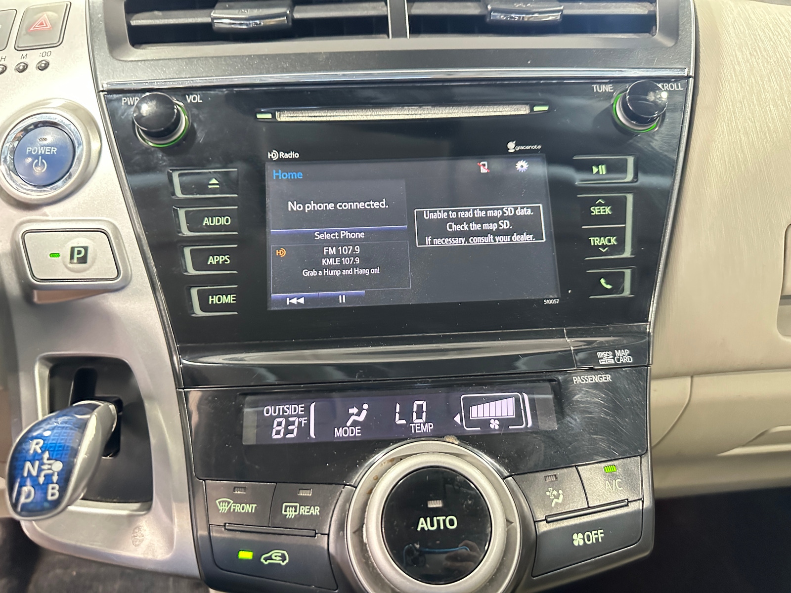 Thumbnail: 2015 Toyota Prius v - 3