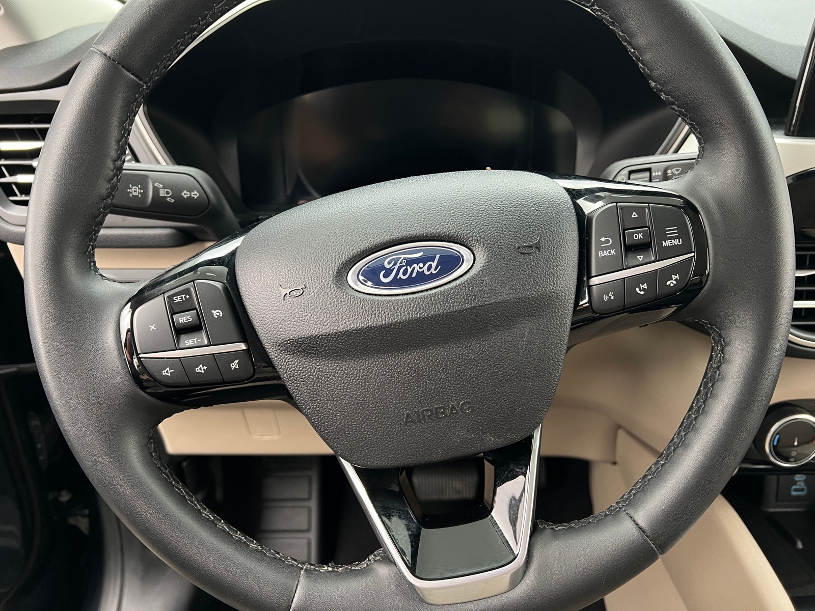 Thumbnail: 2022 Ford Escape - 4