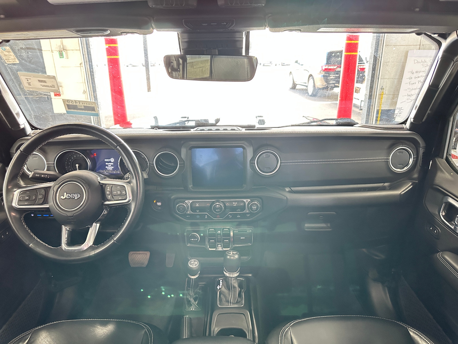 Thumbnail: 2022 Jeep Wrangler - 3