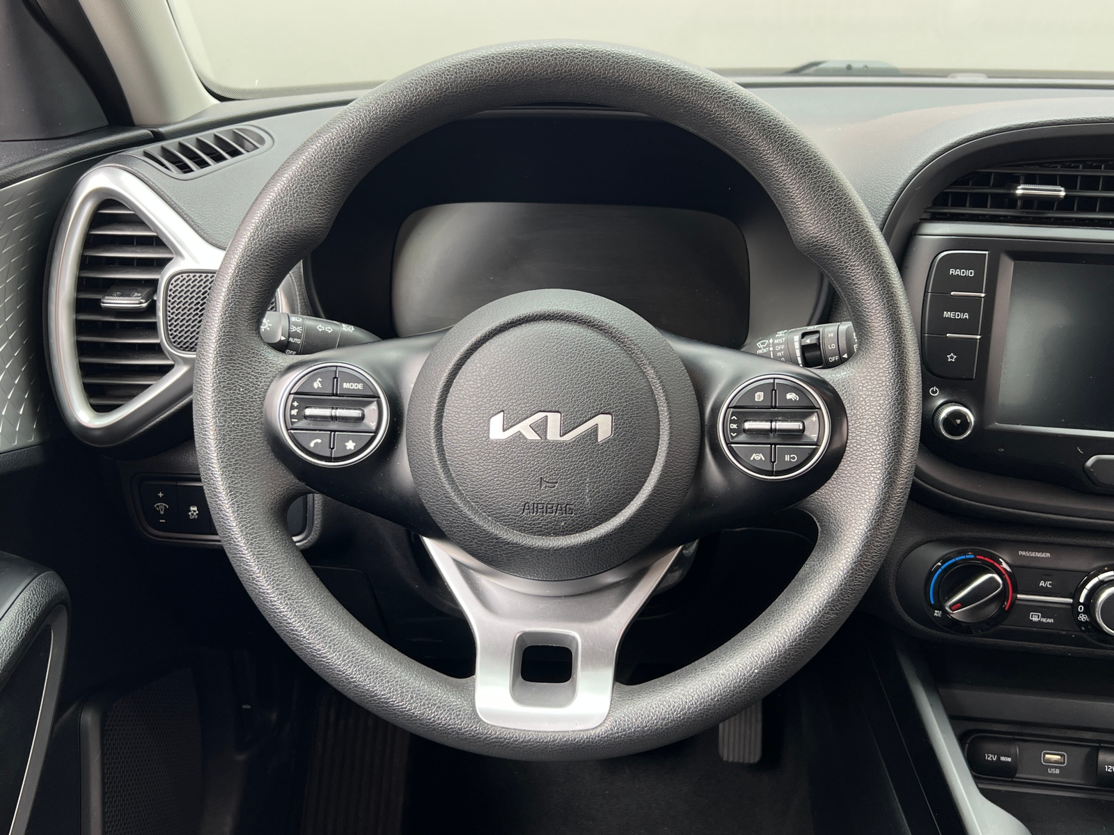 Thumbnail: 2023 Kia Soul - 5