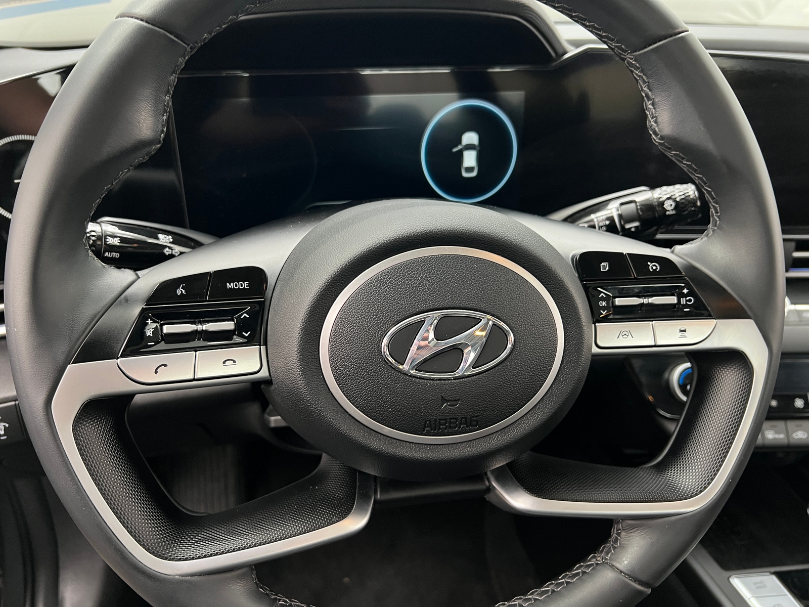 Thumbnail: 2022 Hyundai Elantra - 4