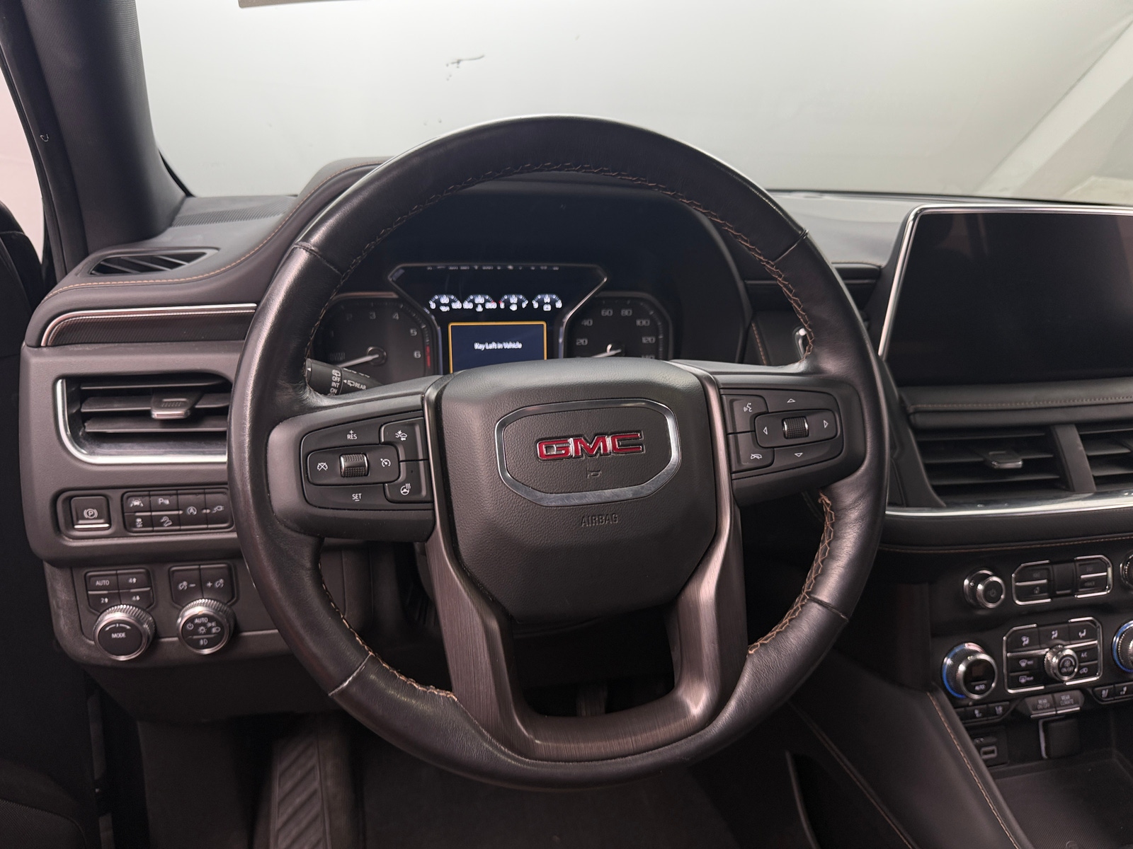 Thumbnail: 2021 GMC Yukon XL - 4