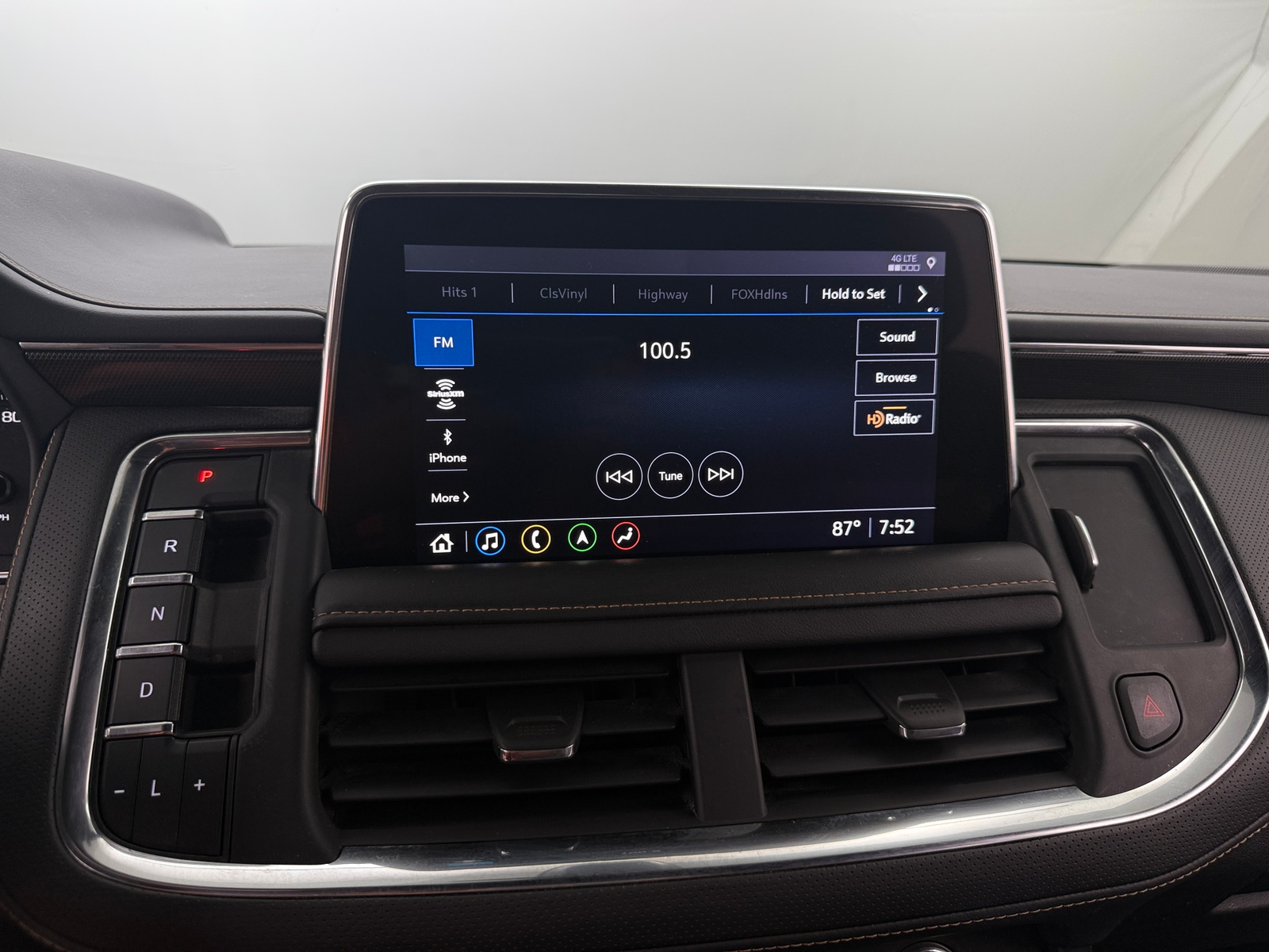 Thumbnail: 2021 GMC Yukon XL - 3