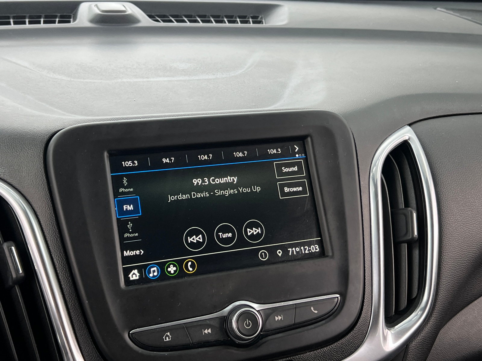 Thumbnail: 2019 Chevrolet Equinox - 4