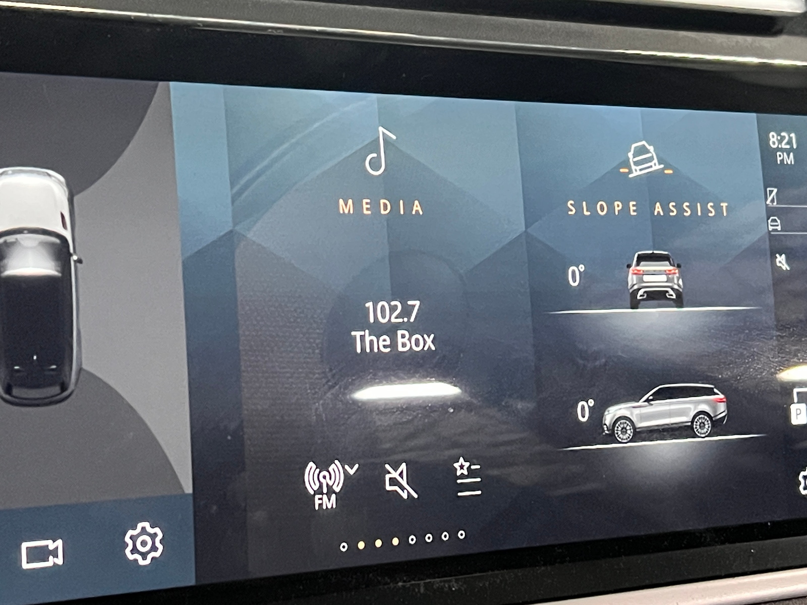 Thumbnail: 2023 Land Rover Range Rover Velar - 3