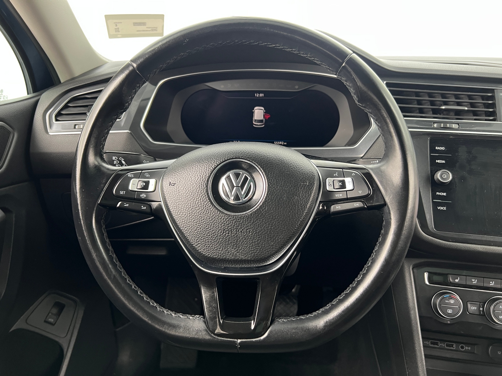 Thumbnail: 2019 Volkswagen Tiguan - 4