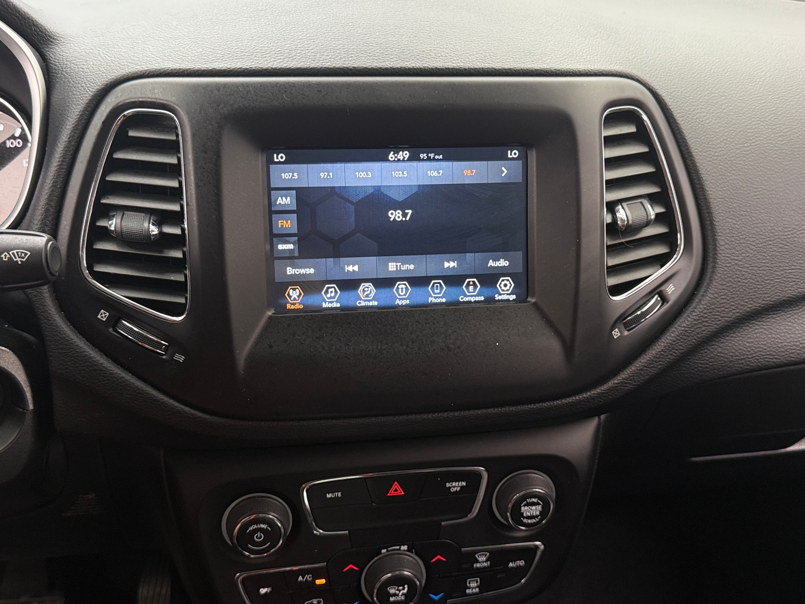 Thumbnail: 2019 Jeep Compass - 4