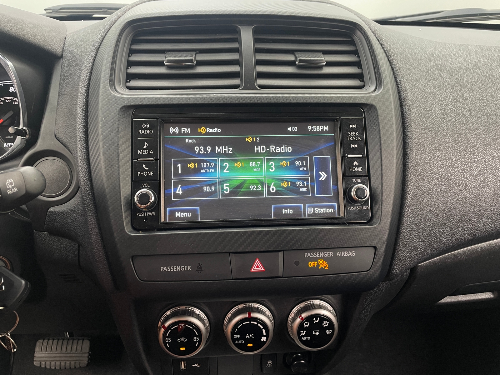 Thumbnail: 2024 Mitsubishi Outlander Sport - 4