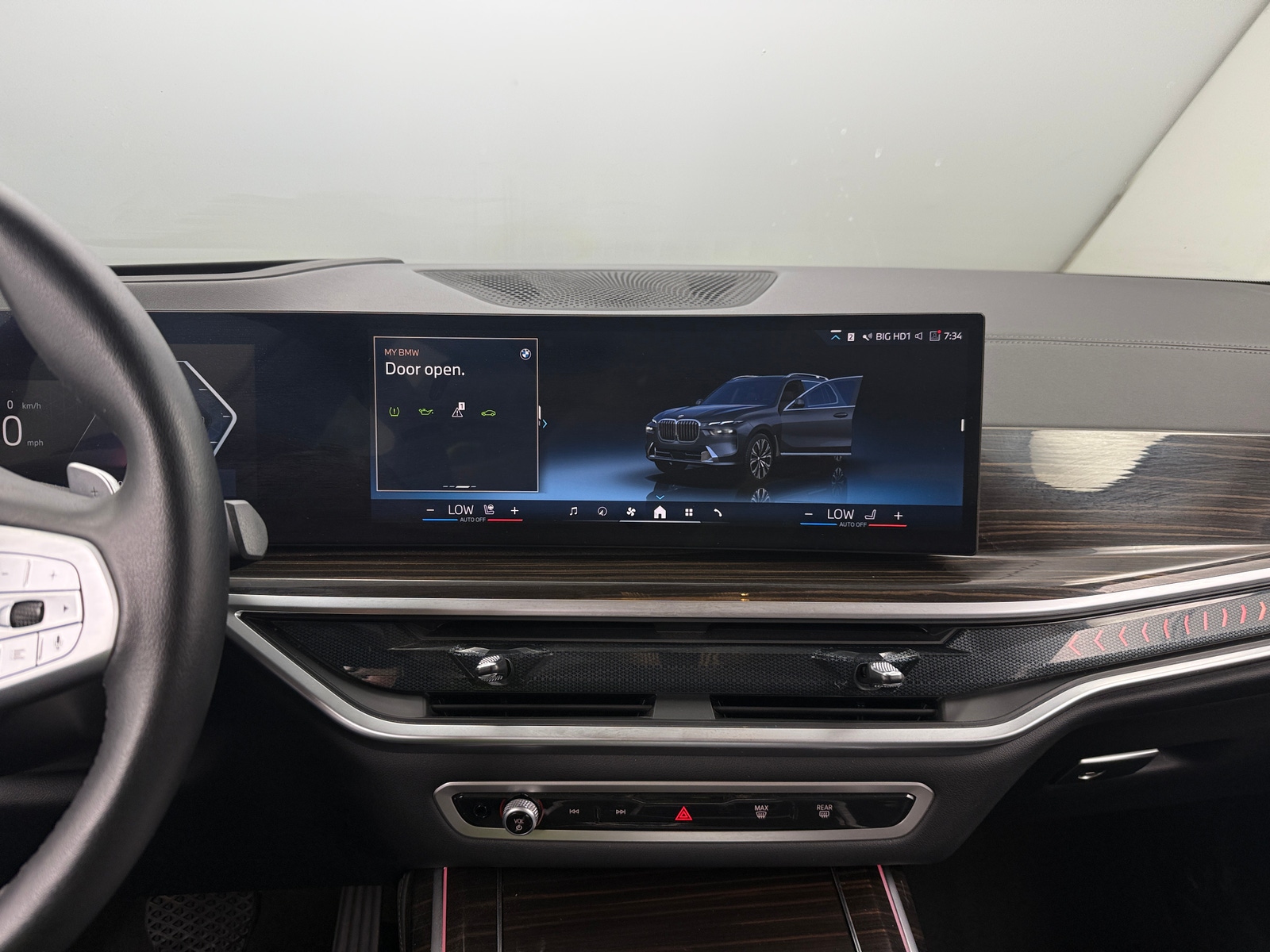 Thumbnail: 2025 BMW X7 - 3