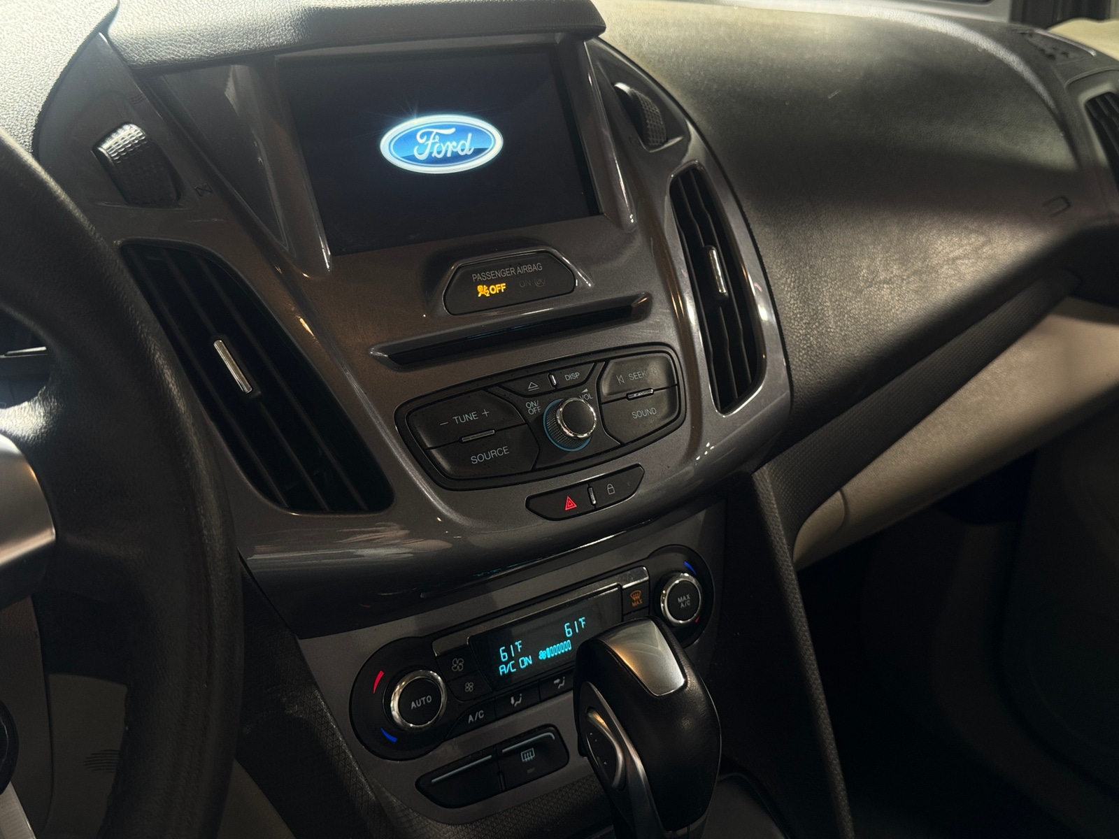 Thumbnail: 2018 Ford Transit Series - 3