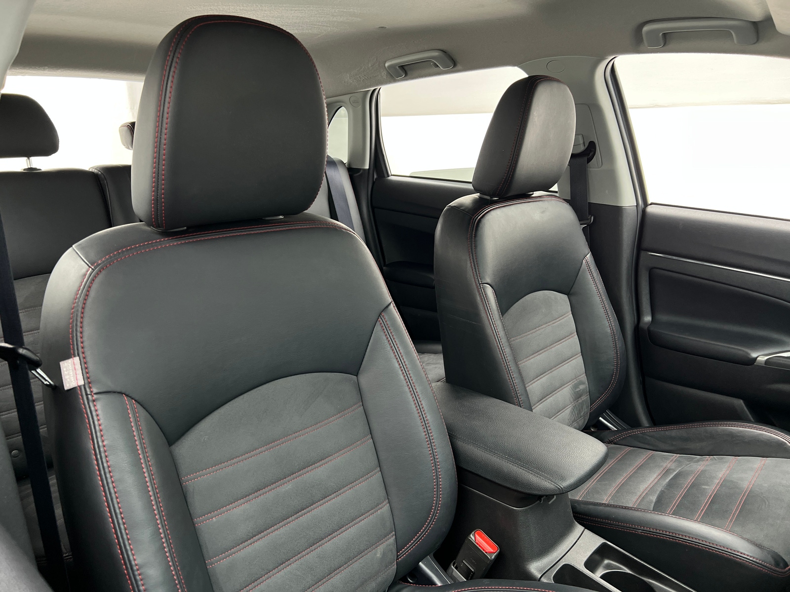 Thumbnail: 2019 Mitsubishi Outlander Sport - 2