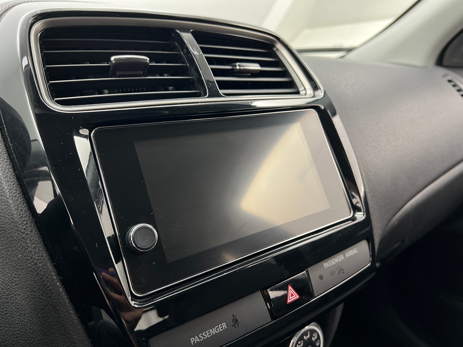 Thumbnail: 2019 Mitsubishi Outlander Sport - 4