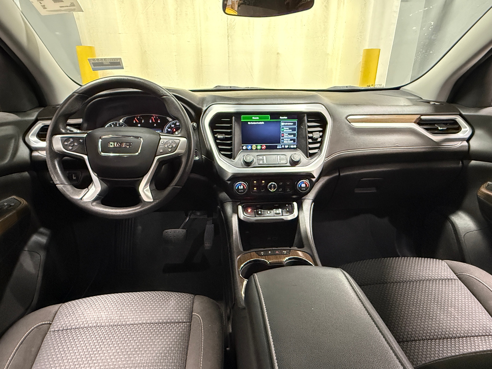 Thumbnail: 2023 GMC Acadia - 3