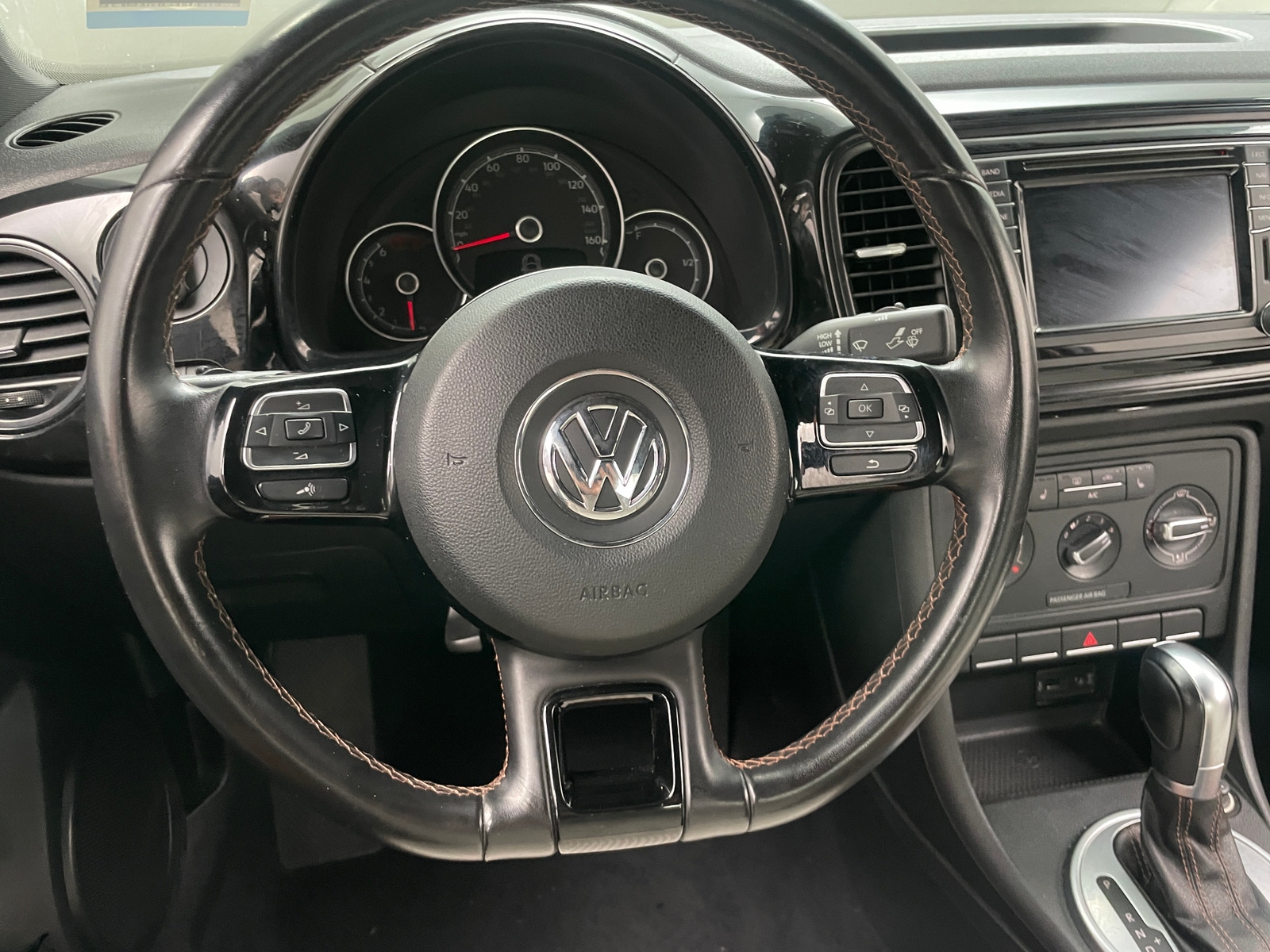 Thumbnail: 2017 Volkswagen Beetle - 4