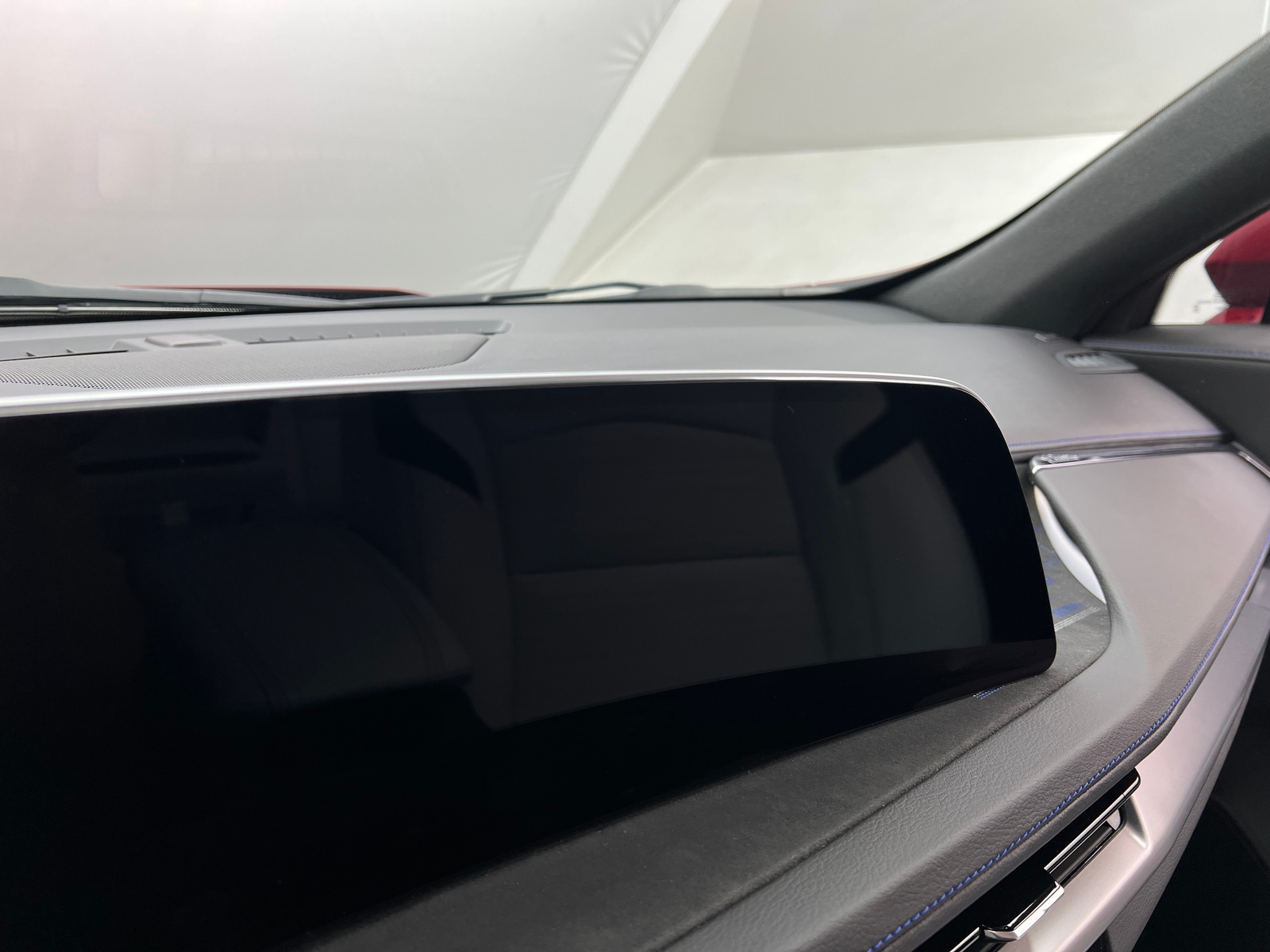 Thumbnail: 2024 Cadillac XT4 - 3