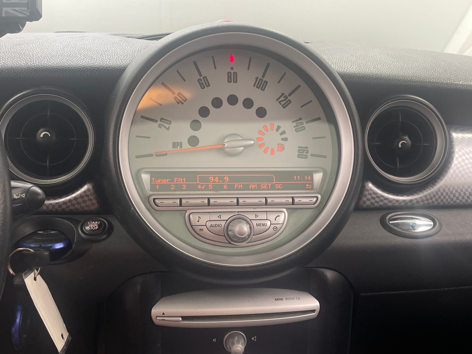 Thumbnail: 2010 MINI Cooper Hardtop - 4