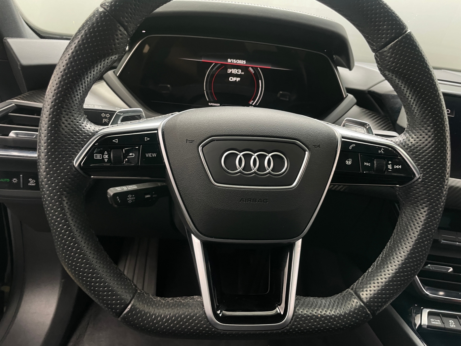 Thumbnail: 2022 Audi e-tron GT - 4