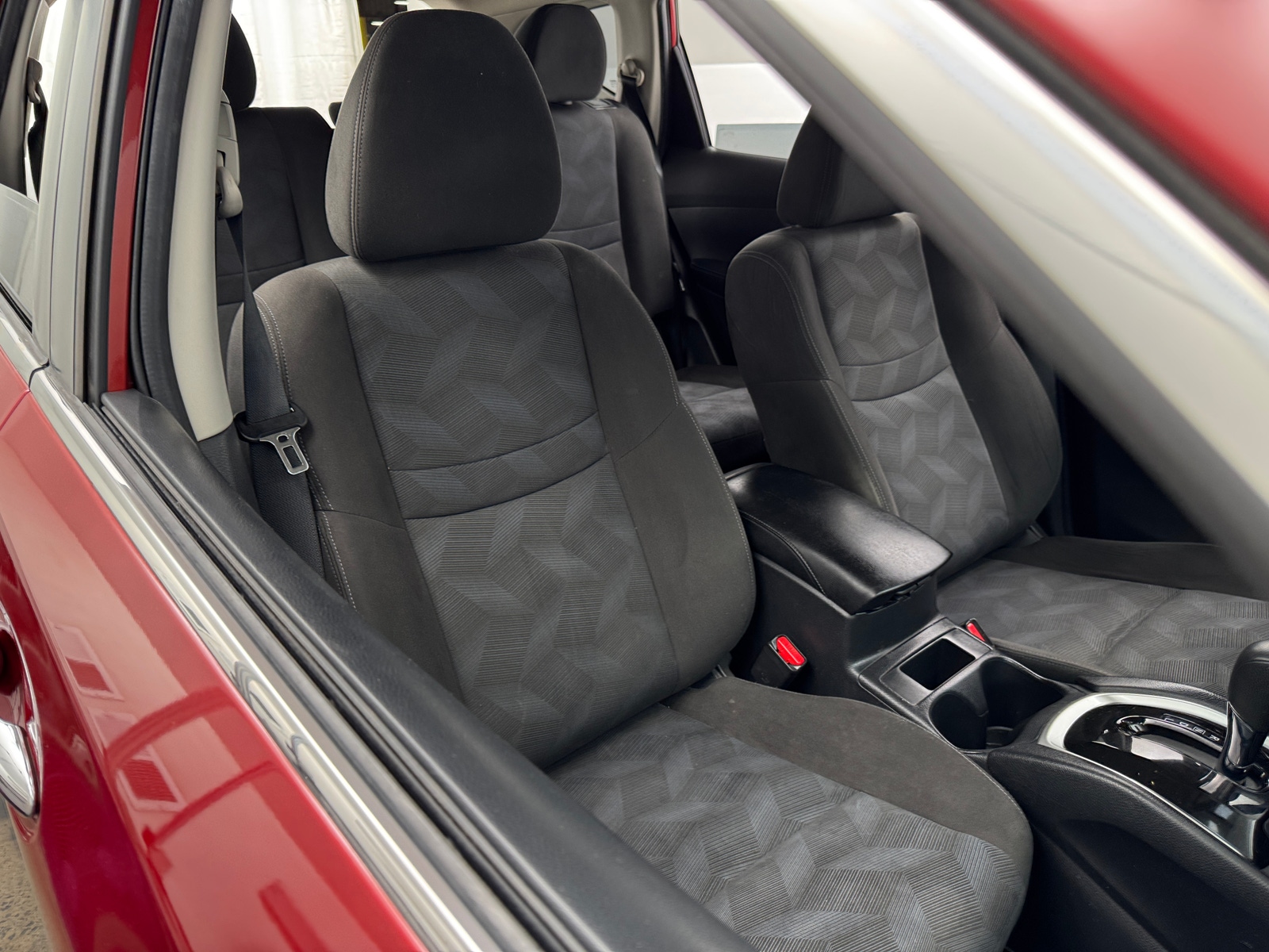 Thumbnail: 2015 Nissan Rogue - 2