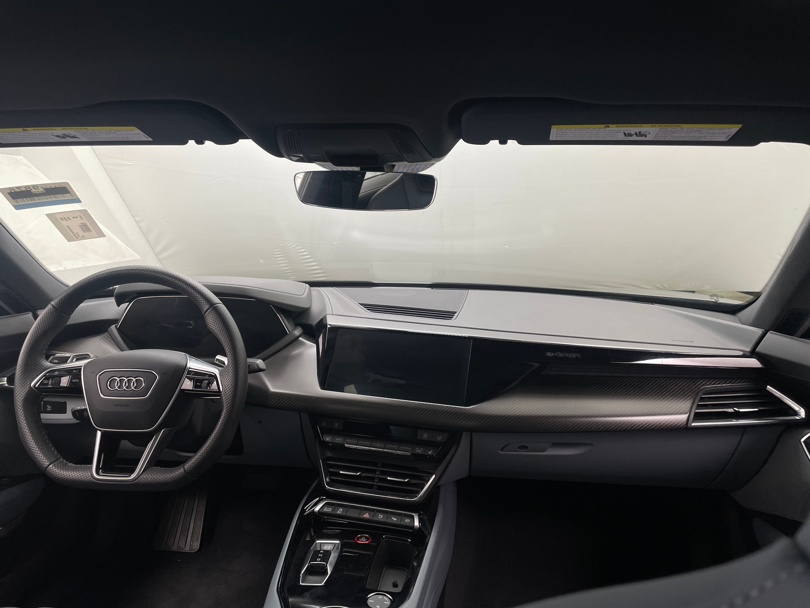 Thumbnail: 2022 Audi e-tron GT - 2