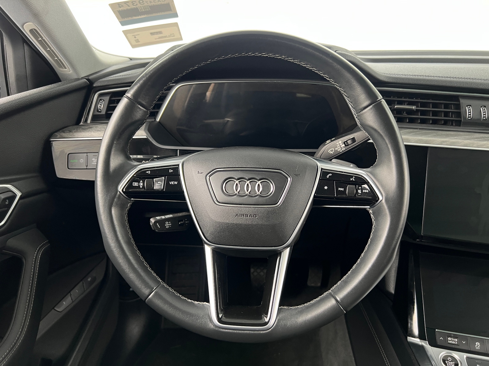 Thumbnail: 2022 Audi e-tron S - 4